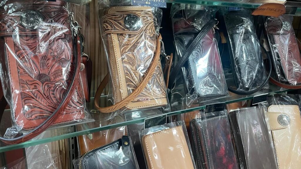 KC,s ライダーズウォレット アリゾナフローラル クラフト、フリーカット
