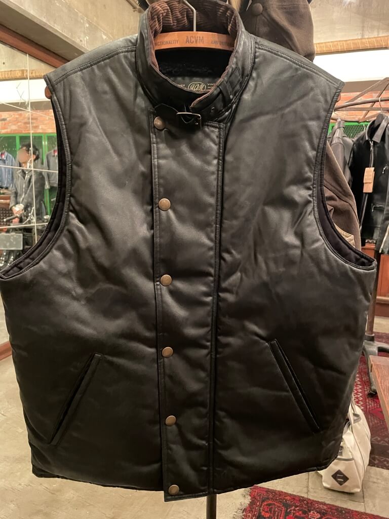 アディクトクローズのワックスドコットンアルスターベスト