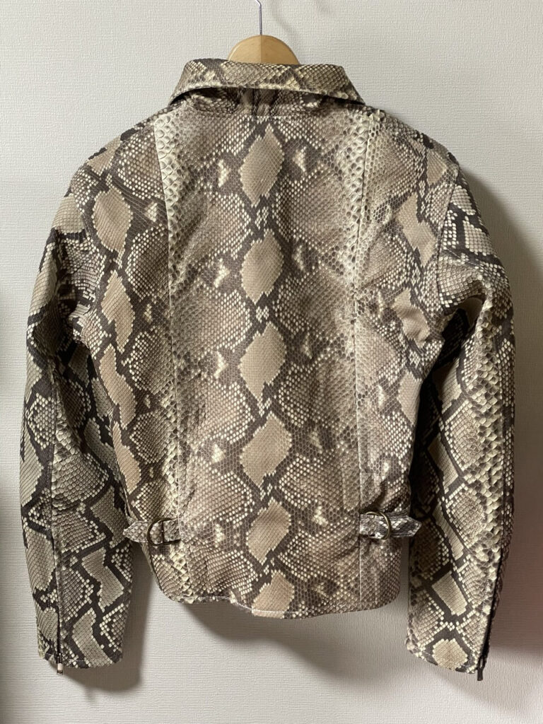 パイソンレザーのジャケット