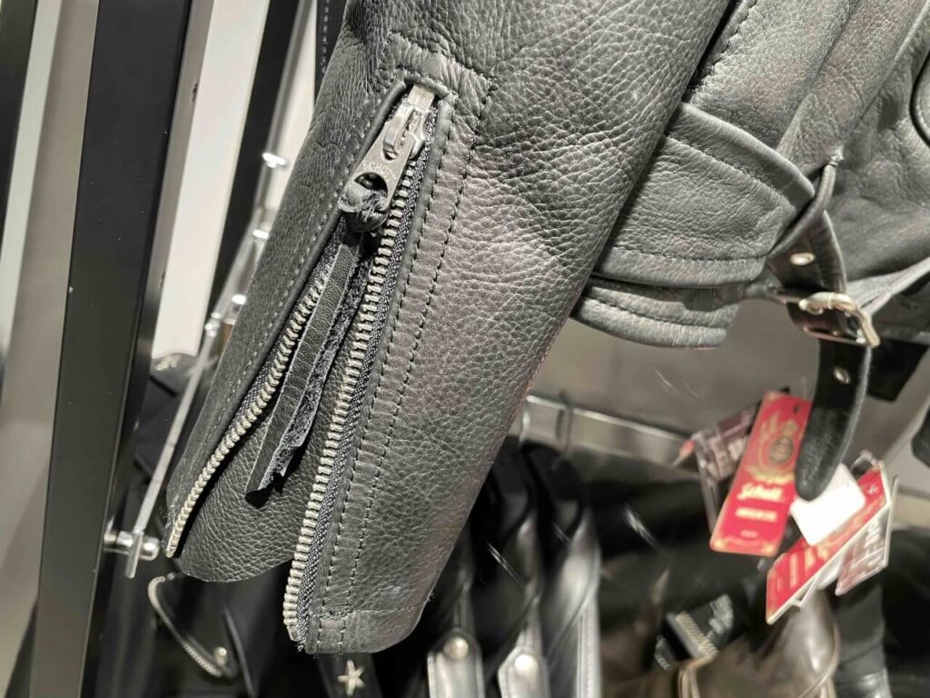 Schott 528US COW NEW NAKED D-POCKET RIDERSは本切羽仕様