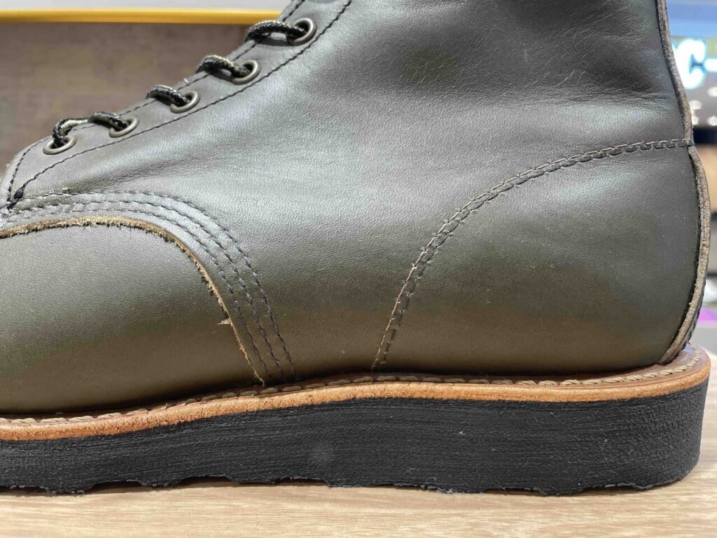 レッドウィング8828の黒クレープソール