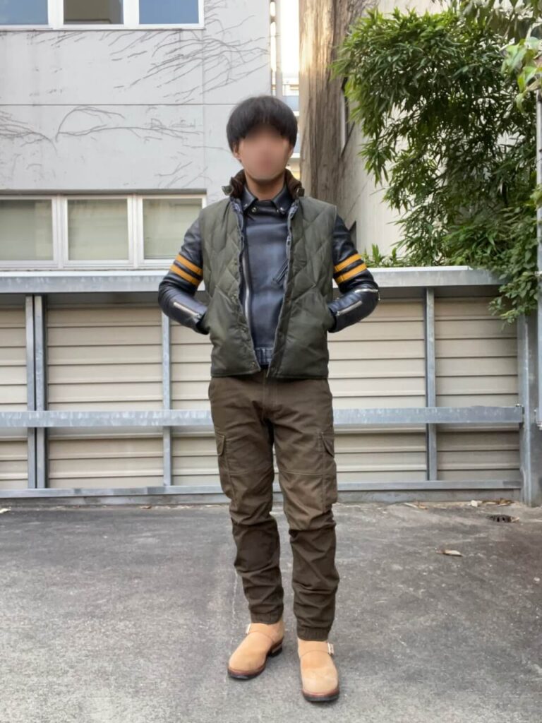 アディクトクローズAD-03CSとAD-D-04、カーキボトムス、レッドウィング9269のコーディネイト。