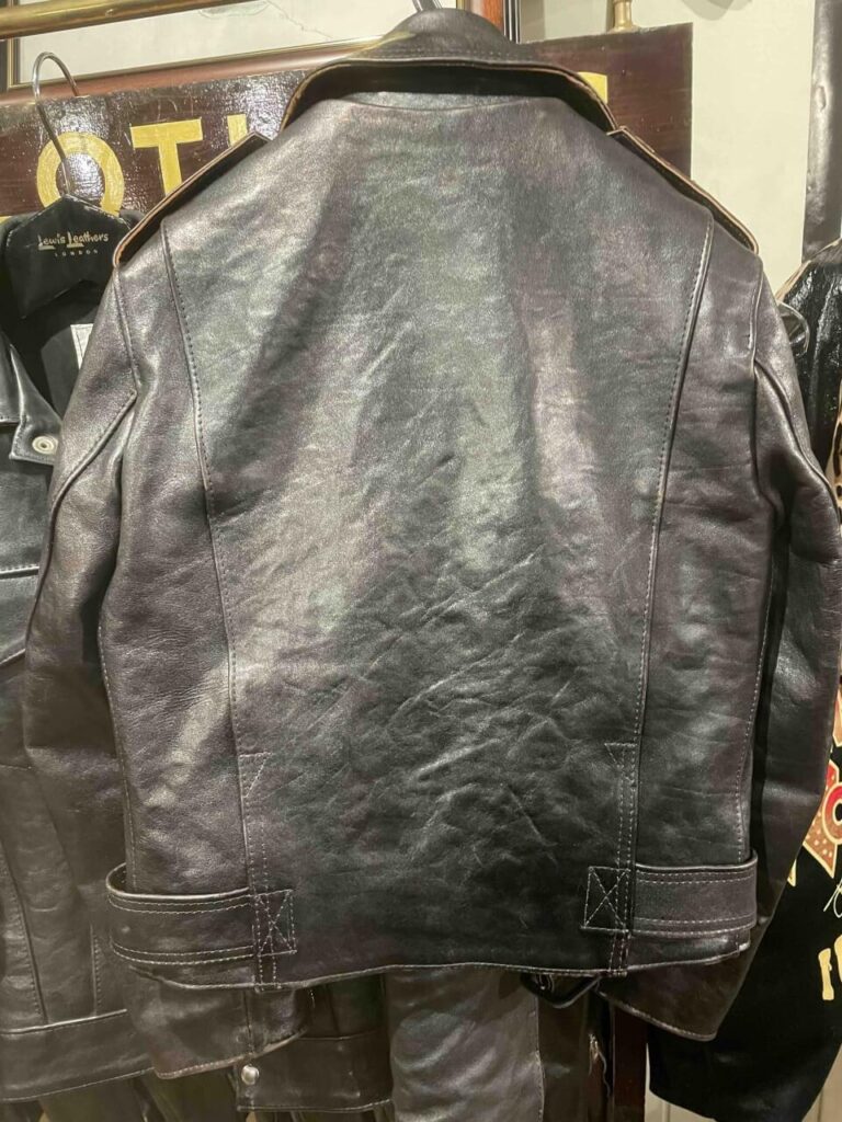 ルイスレザーブロンクスベジカウのエイジング(背面)