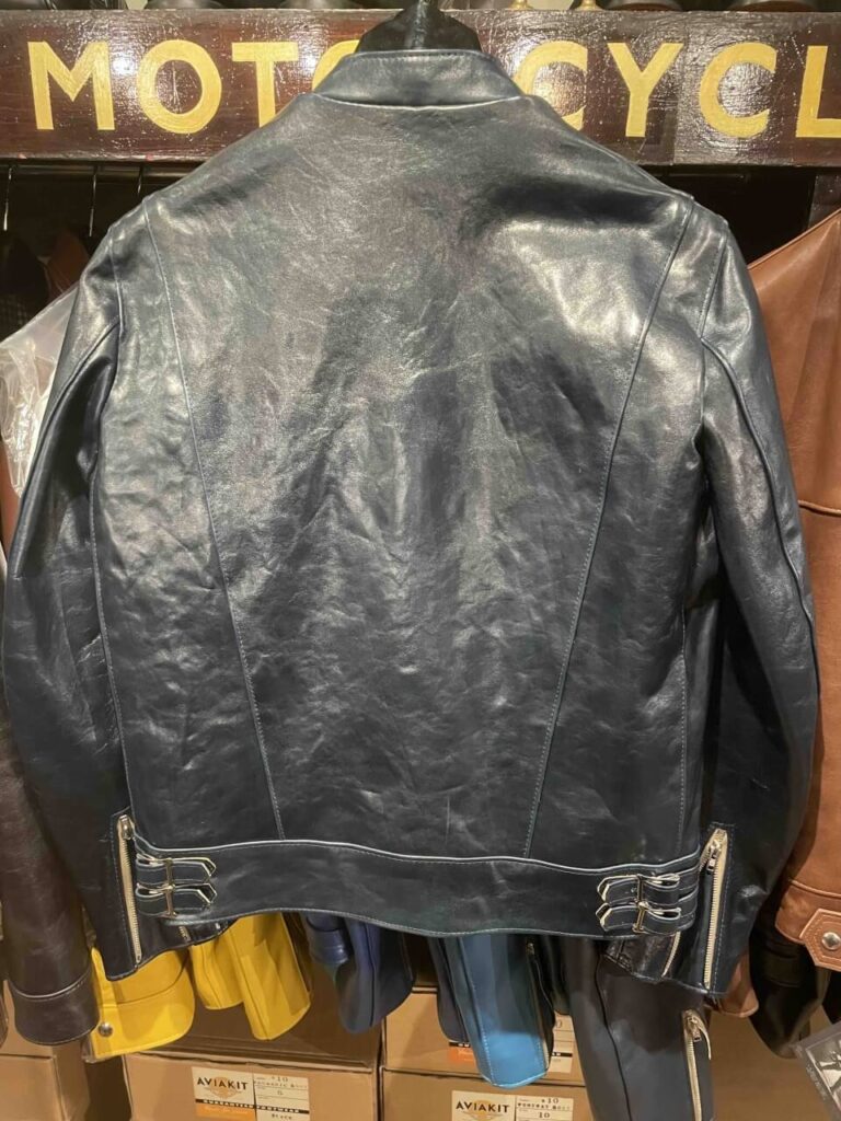 ルイスレザースーパースポーツマンのベジカウネイビーカスタム(背面)