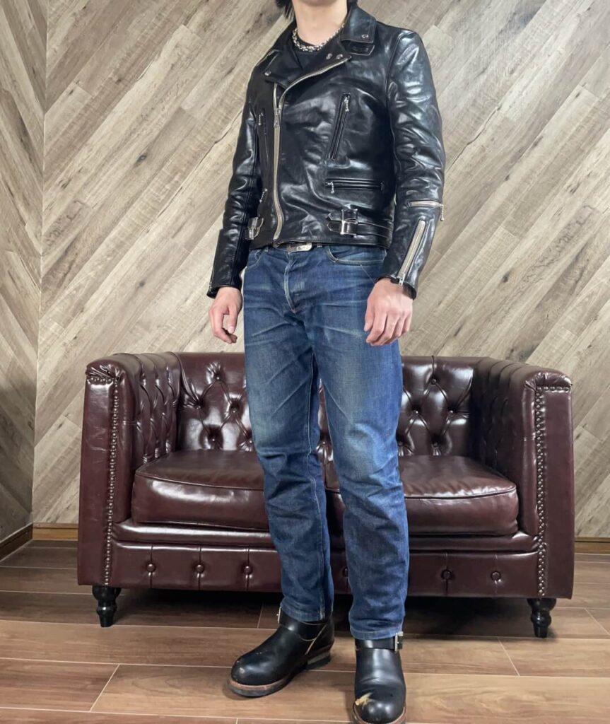 ルイスレザーライトニングベジカウとリジッドデニムと茶芯エンジニアのコーデ。