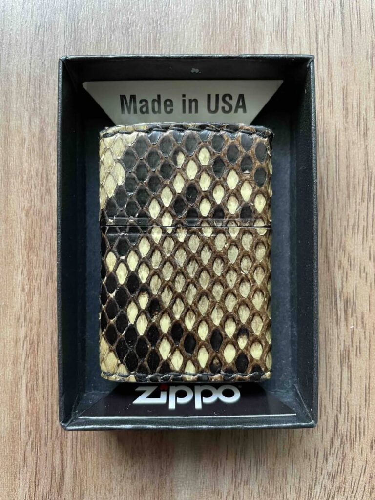 手縫い本錦蛇革巻きzippo(経年変化後・前面)