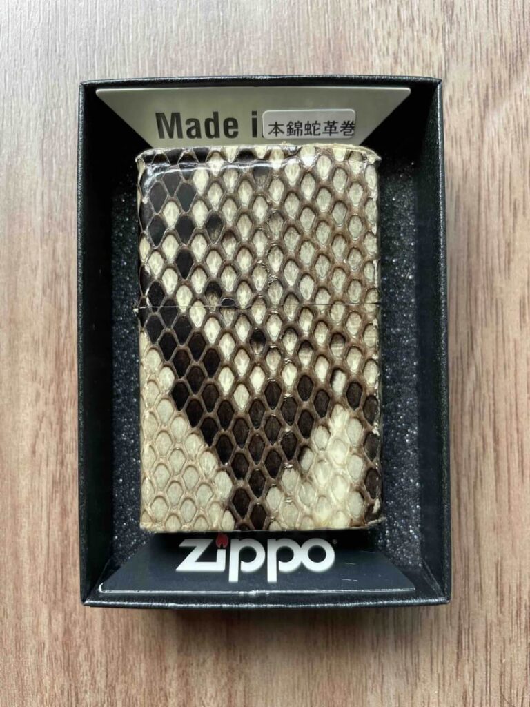 本錦蛇革巻きzippo(経年変化後・前面)