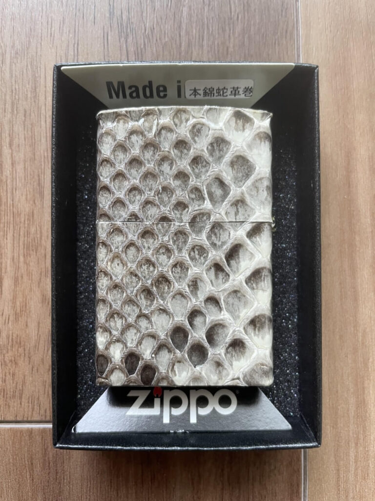 本錦蛇革巻きzippo(新品時・背面)