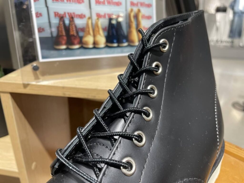 レッドウィング8165のハトメ