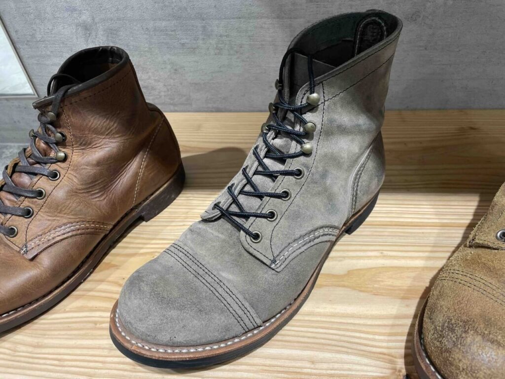 レッドウィング8087の灰色に近い個体の経年変化