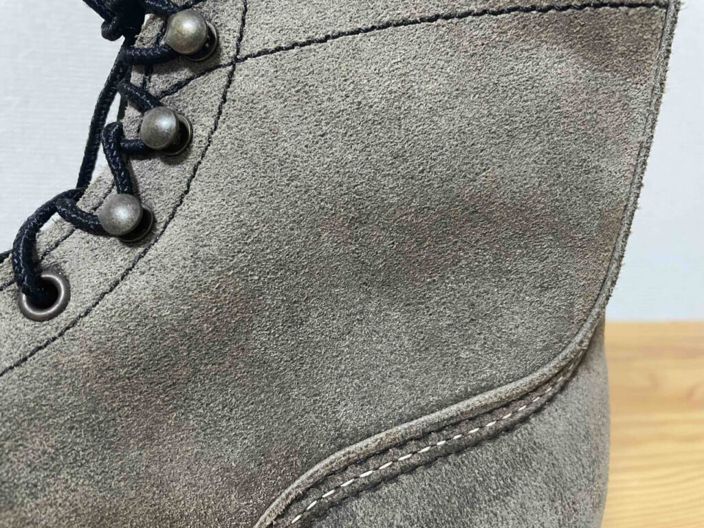 レッドウィングのスレートミュールスキナーラフアウトレザー