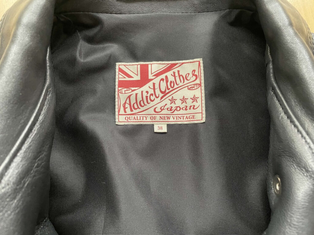 アディクトクローズのブラックポリエステルメッシュ裏地