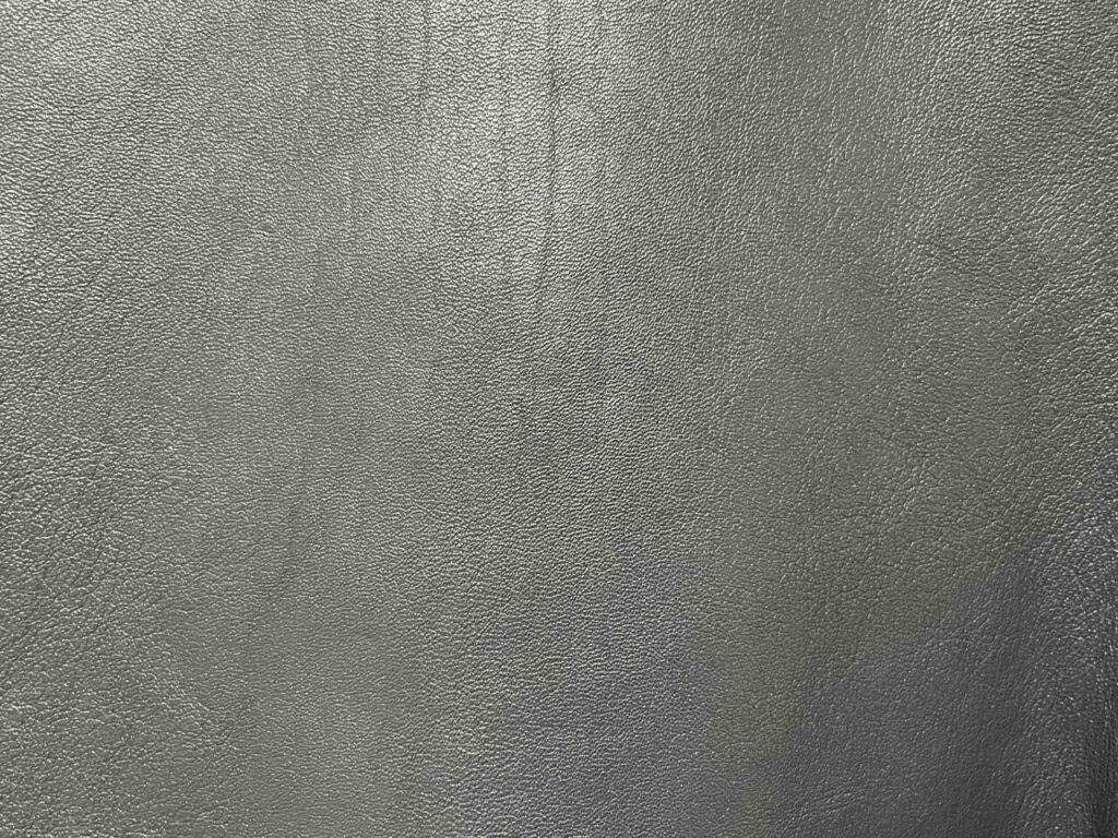 アディクトクローズのシープスキン（ダークブルー）