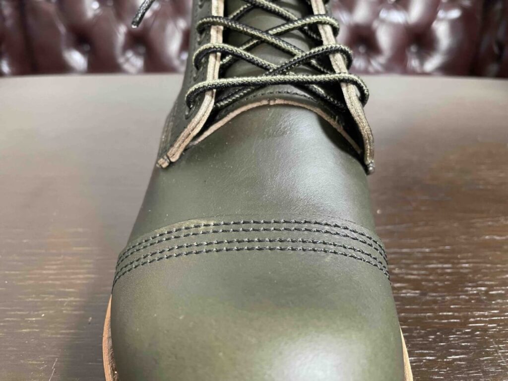 レッドウィング8078のステッチはブラック。