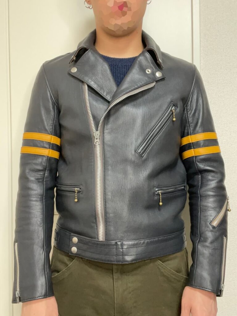 サイクロン型ジャケットの襟を開ける