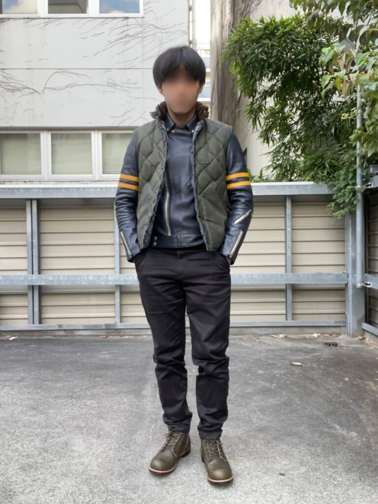 アディクトクローズAD-03CSとAD-D-04、黒ボトムス、レッドウィング8078のコーディネイト。