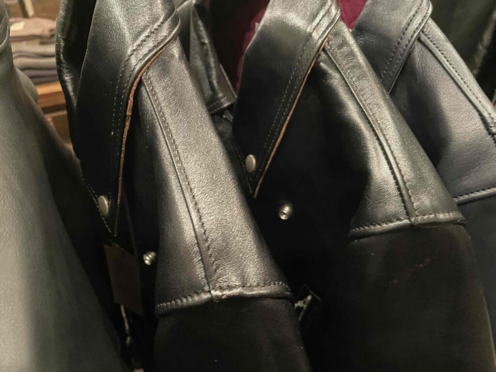 アディクトクローズの茶芯ホースハイド