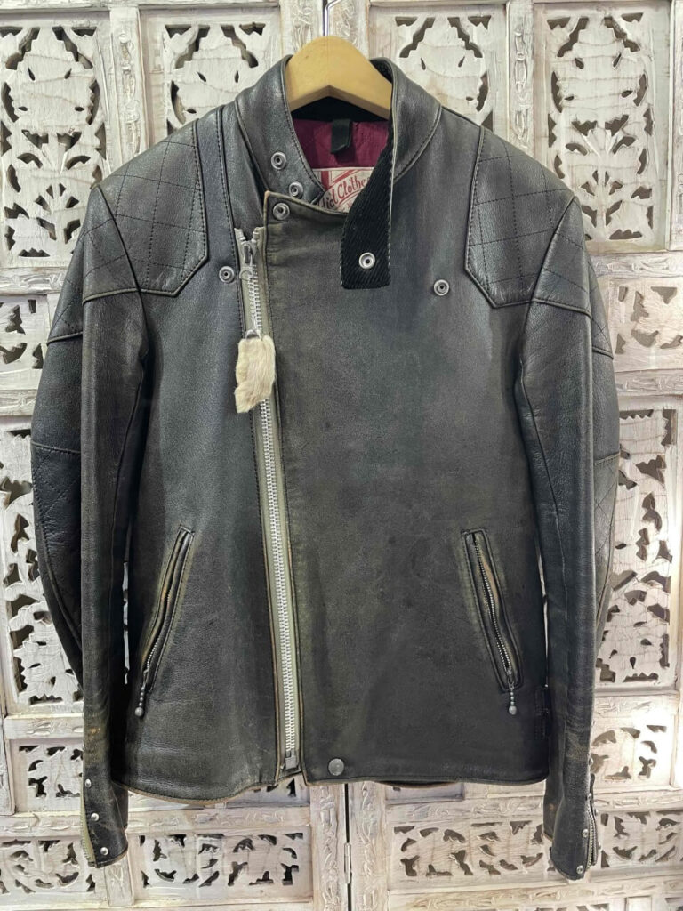 アディクトクローズAD-04 シープスキン ブラック 経年変化後（前）