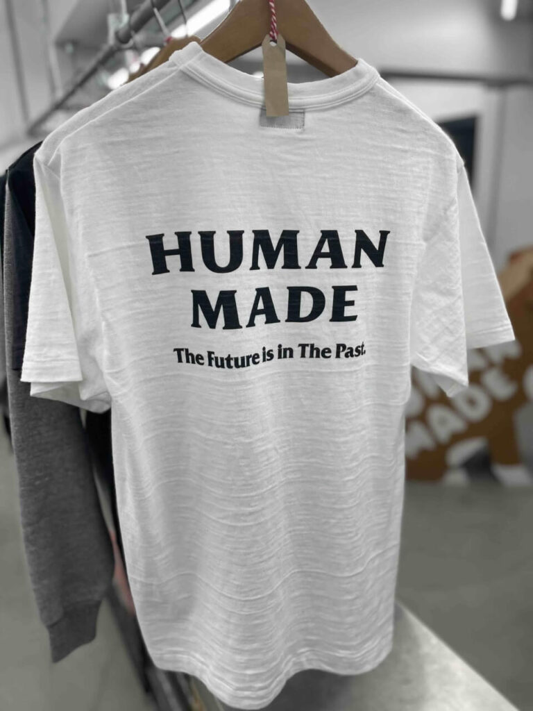 レッドウィング×ヒューマンメイドのコラボ「グラフィックシャツ ホワイト」(後ろ)