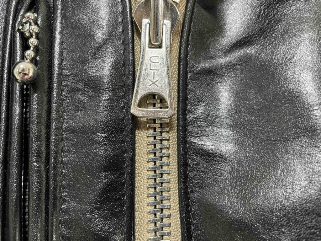ルイスレザーのフロントジッパー