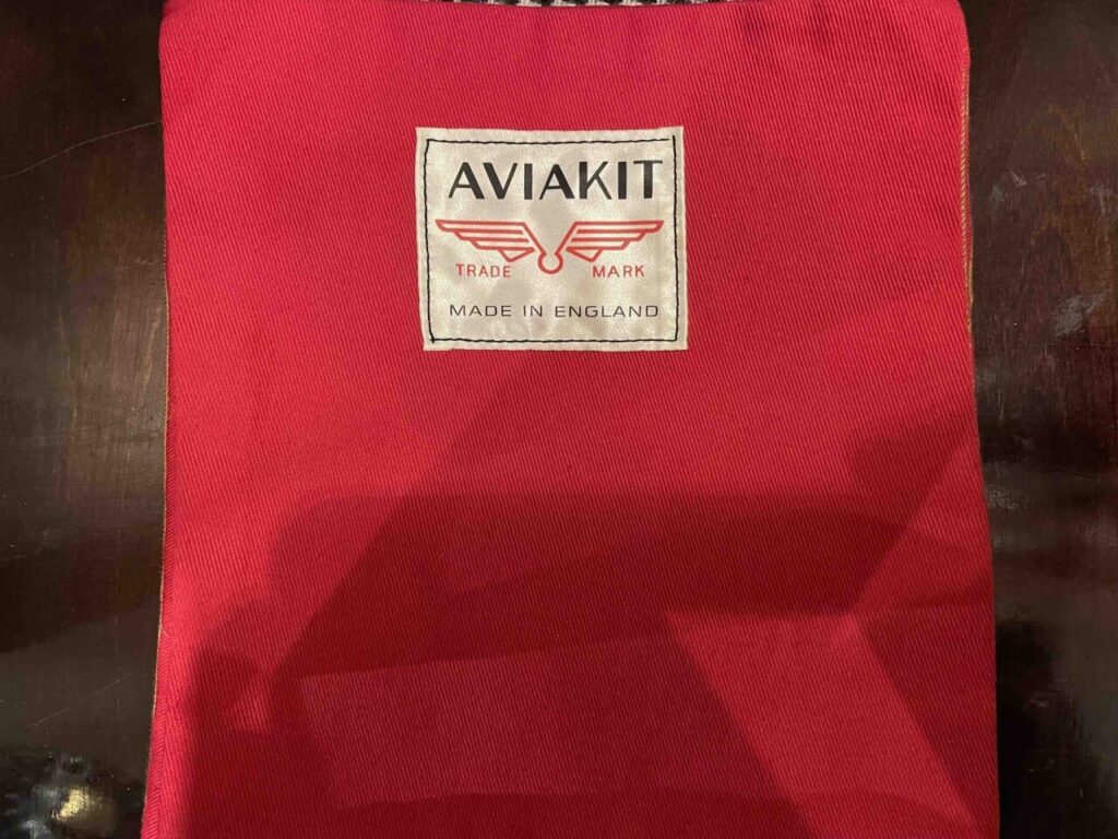 ルイスレザーのレッドコットン裏地