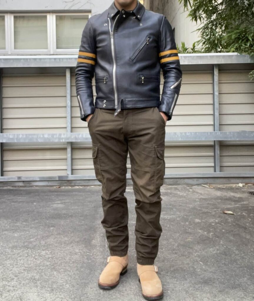 アディクトクローズAD-03CSを着用。