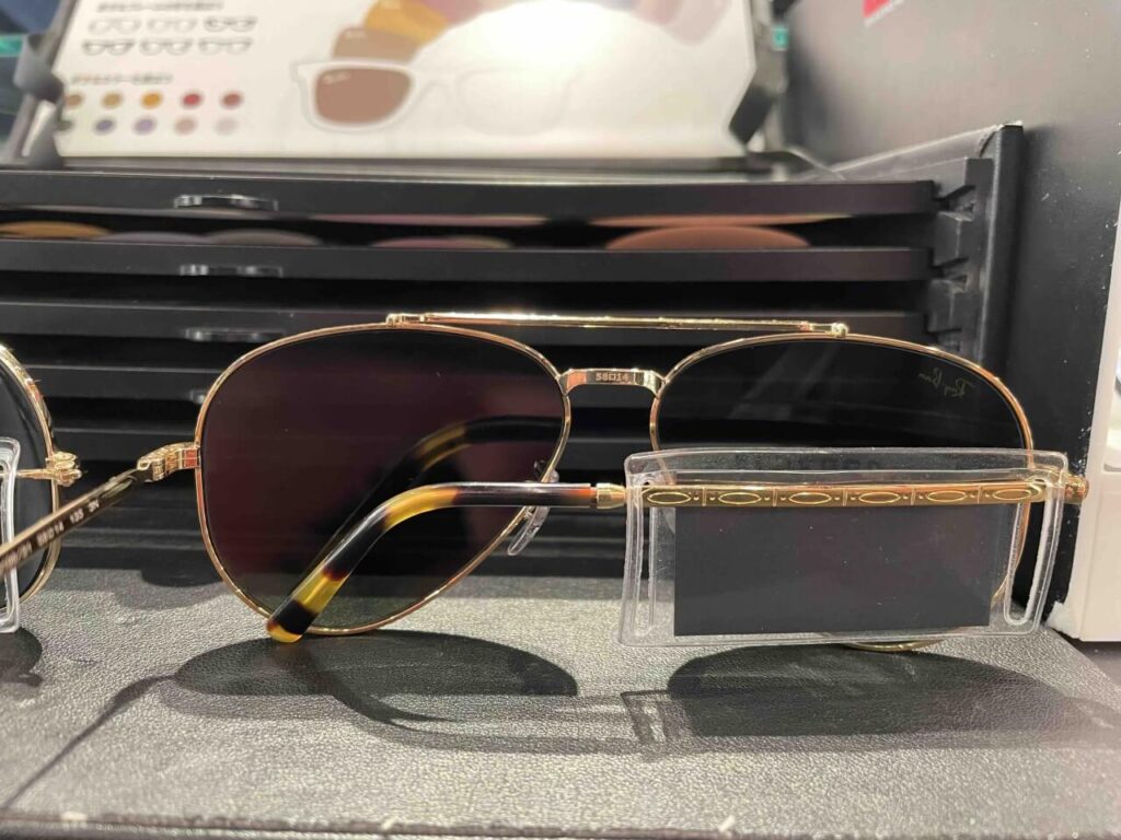 レイバンニューアビエーターの裏側