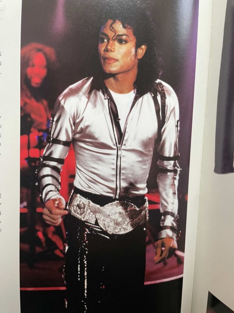 マイケルジャクソン「バッド・ワールド・ツアー」のステージ衣装