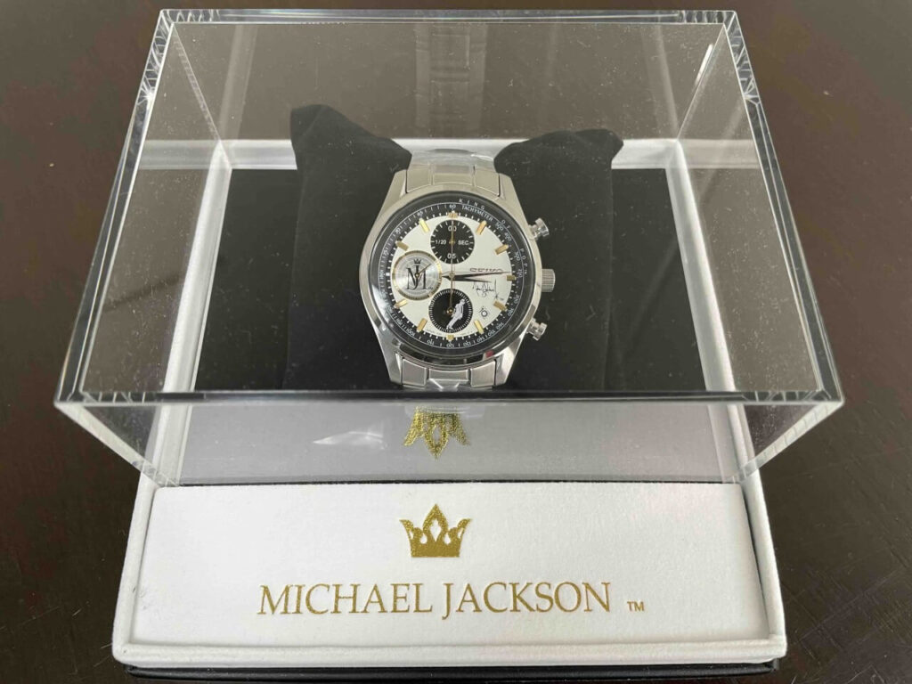 SEIKO WATCH×マイケルジャクソンのコラボレーションモデルをディスプレイ。