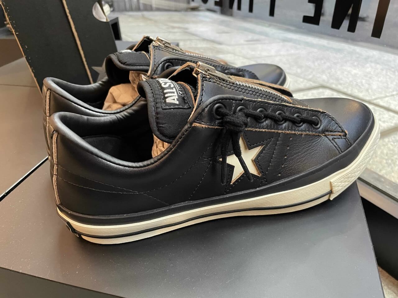 Schott×CONVERSEのコラボ「ONE STAR Z」を購入レビュー!茶芯レザー Schott×CONVERSEのコラボ「ONE STAR Z」を購入レビュー!茶芯レザー