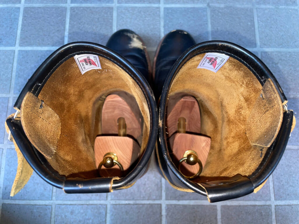 レッドウィング「エンジニアブーツ」のUS7.5にブリガ「シューツリーブーツタイプ」のSサイズを使用。