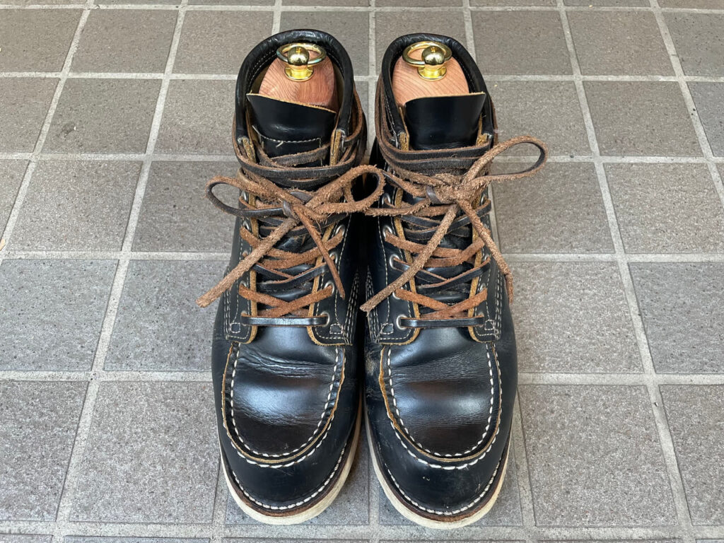 レッドウィング「6インチモック」のUS7Eにブリガ「シューツリーブーツタイプ」のSサイズを使用。
