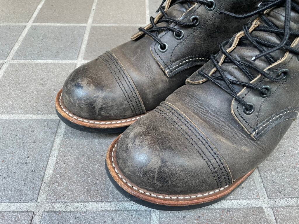 ブリガのシューツリーブーツタイプを入れた後のブーツのアッパー