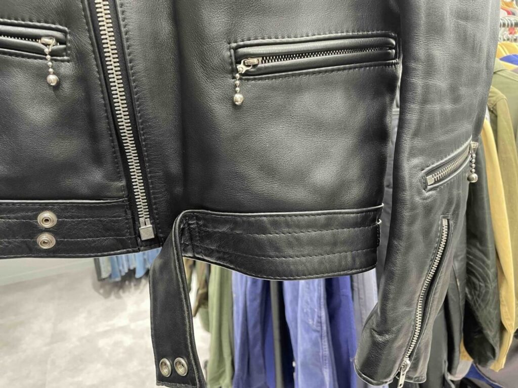 ルイスレザーのブラックテープ