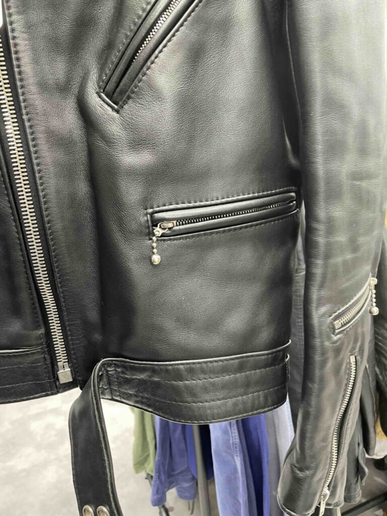 ルイスレザーのブラックテープ