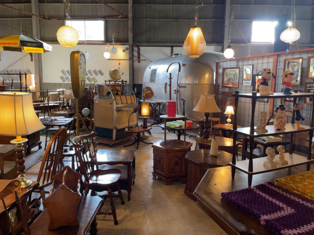 glow ANTIQUESで売られているヴィンテージインテリア