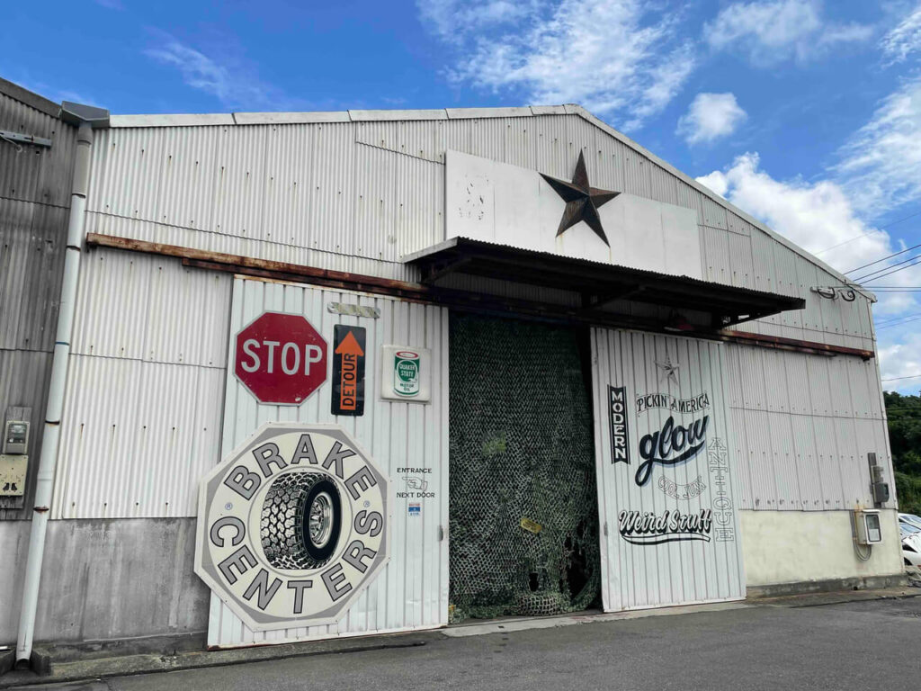 glow ANTIQUES ANTIQUEサイド
