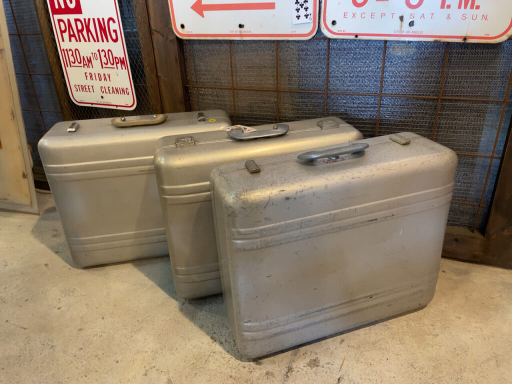 glow ANTIQUESで売られているヴィンテージゼロハリバートン